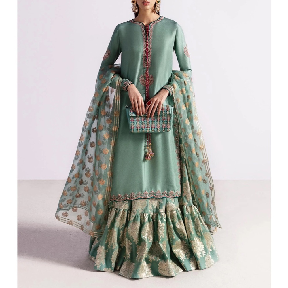 Hussain Rehar Gelar outfit, never worn, XS size